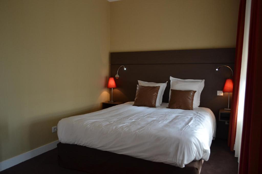 Hotel Le Saint-Jacques Cloyes-sur-le-Loir Zimmer foto