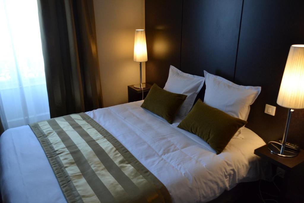 Hotel Le Saint-Jacques Cloyes-sur-le-Loir Zimmer foto